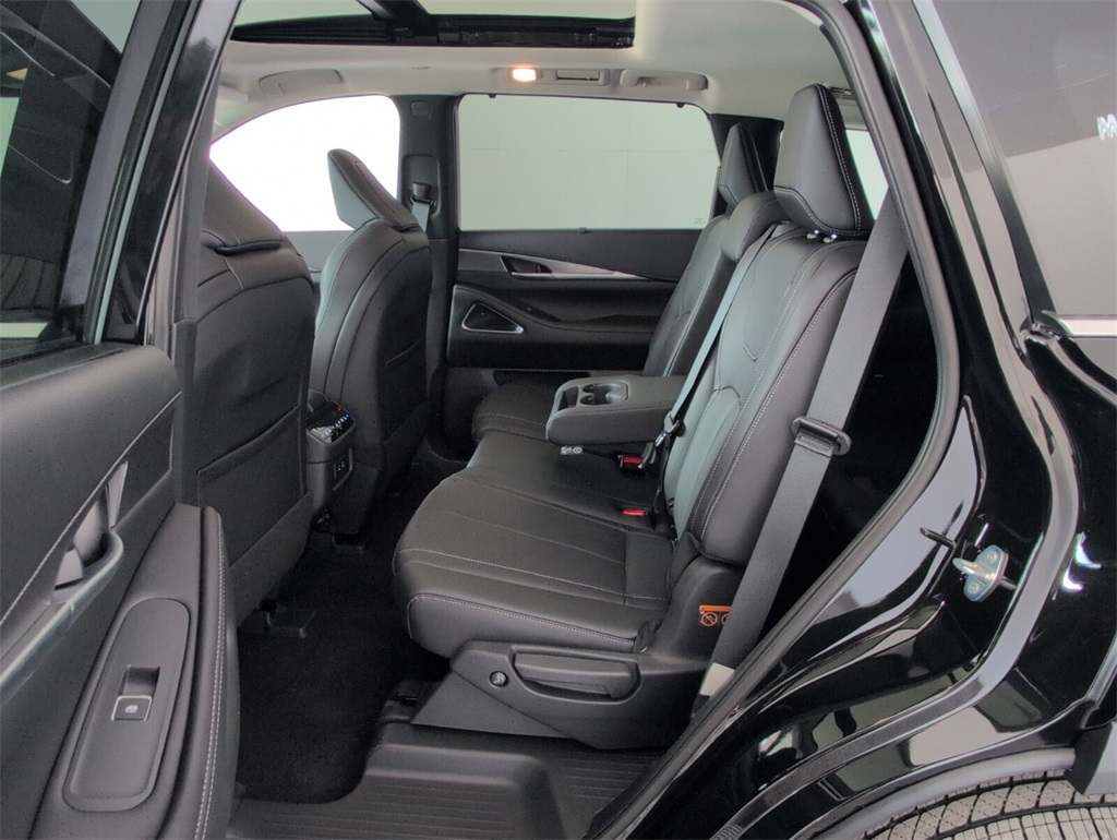2026 Infiniti QX60 Luxe photo 7