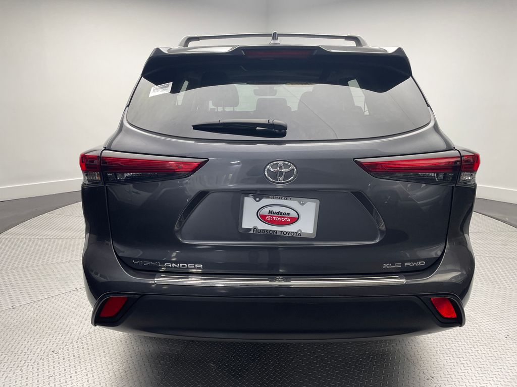 2023 Toyota Highlander XLE photo 4