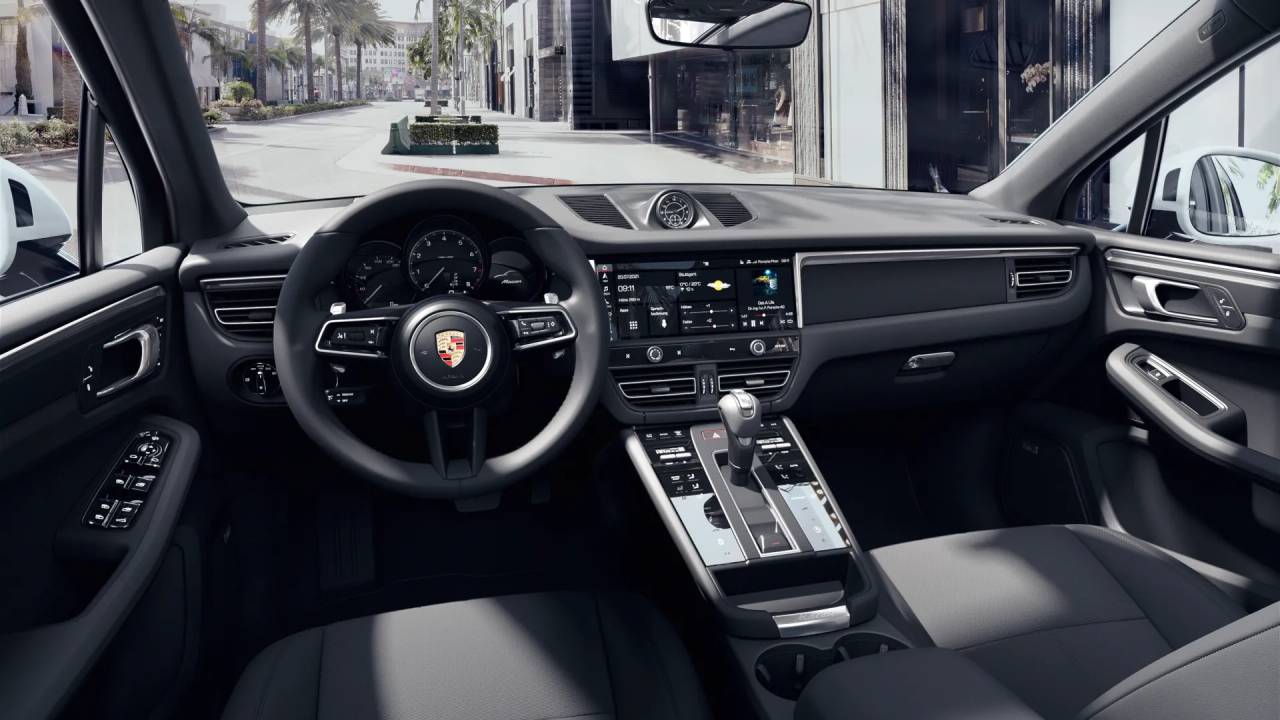 2025 Porsche Macan T photo 5