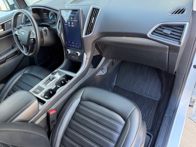 2022 Ford Edge SEL photo 14