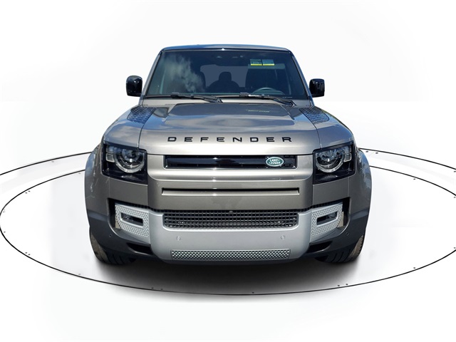 2023 Land Rover Defender 130 SE photo 2