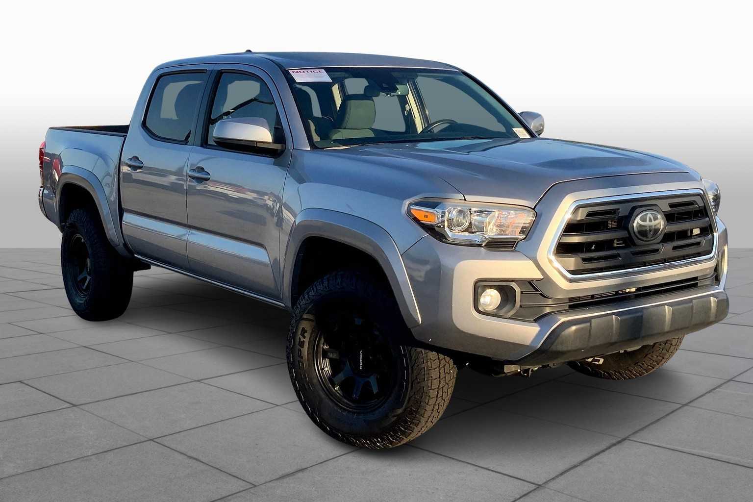 2018 Toyota Tacoma SR5 photo 2
