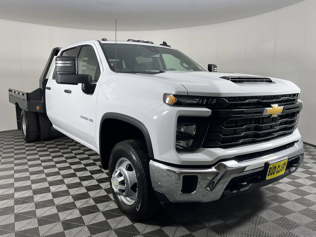 2025 Chevrolet Silverado 3500HD Work Truck photo 3