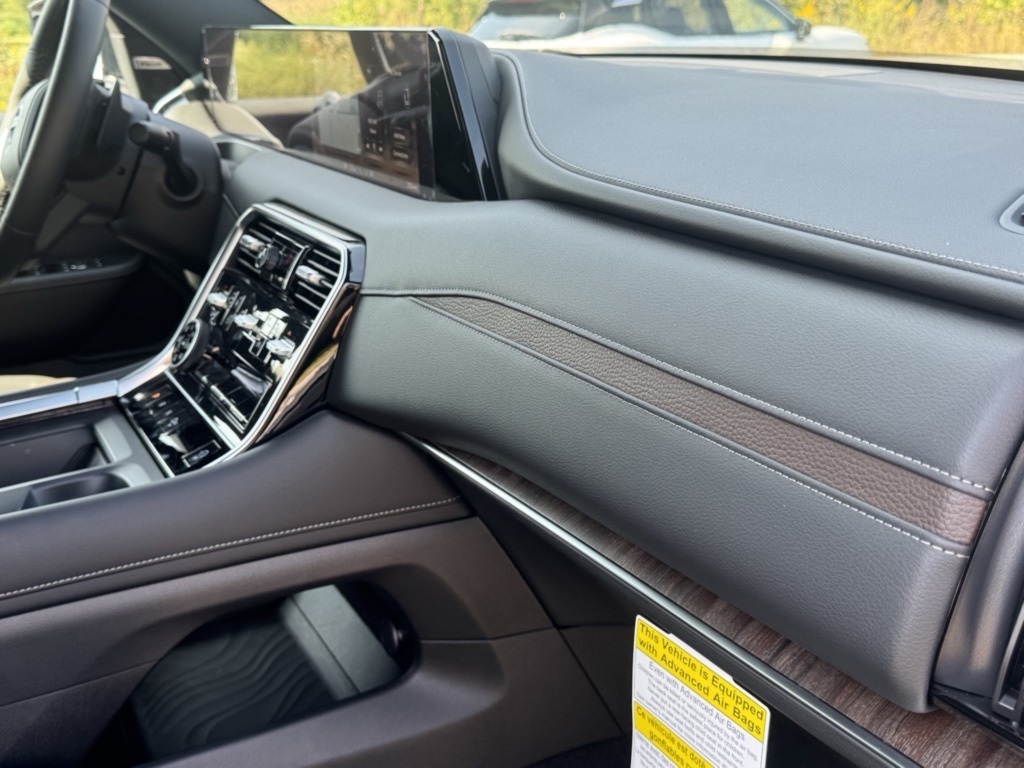 2026 Nissan Armada SL photo 28