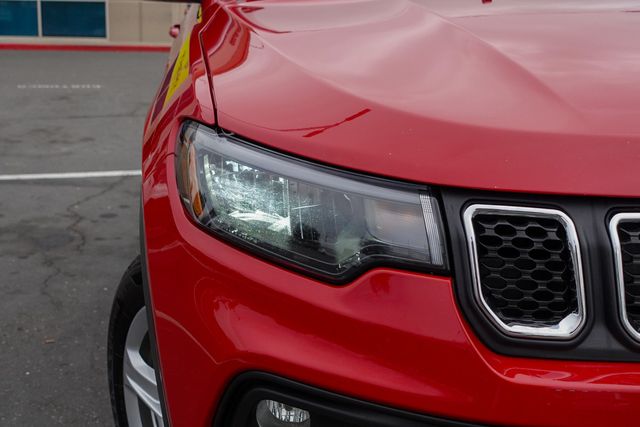 2024 Jeep Compass Latitude photo 3