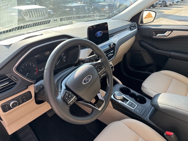 2022 Ford Escape SEL photo 15