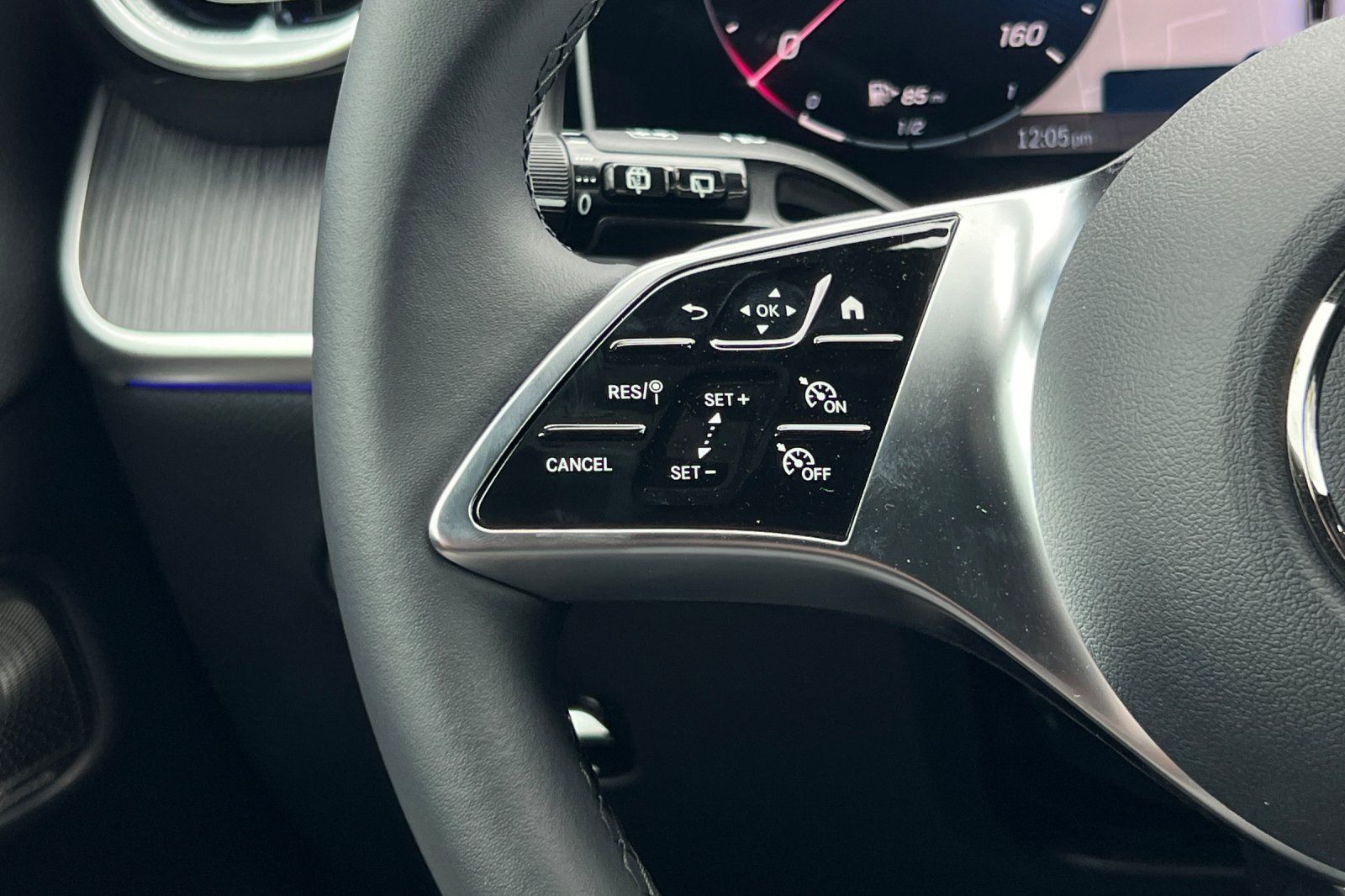 2025 Mercedes Benz GLC 300 photo 23