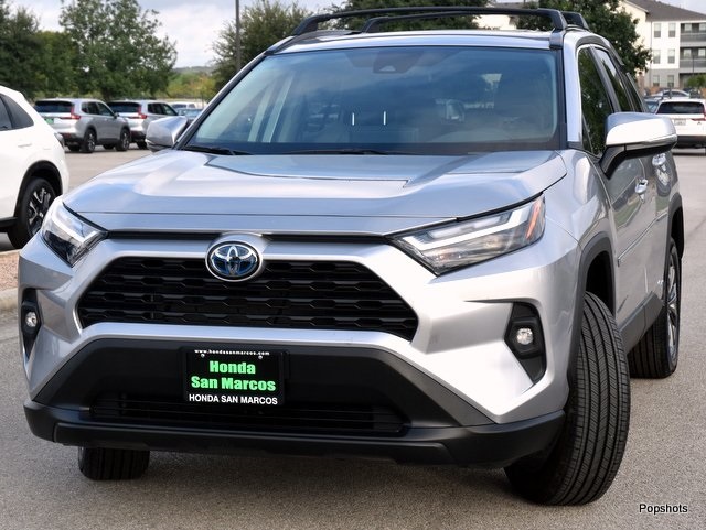 2024 Toyota RAV4 XLE Premium's photo