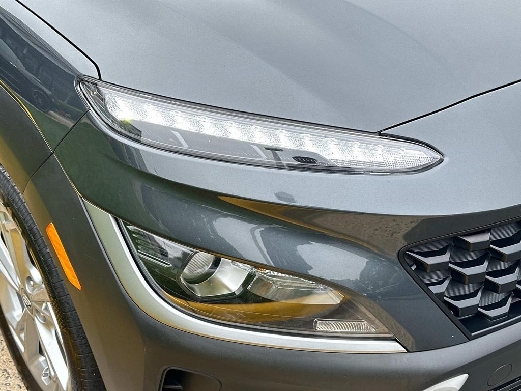 2023 Hyundai Kona SEL photo 3