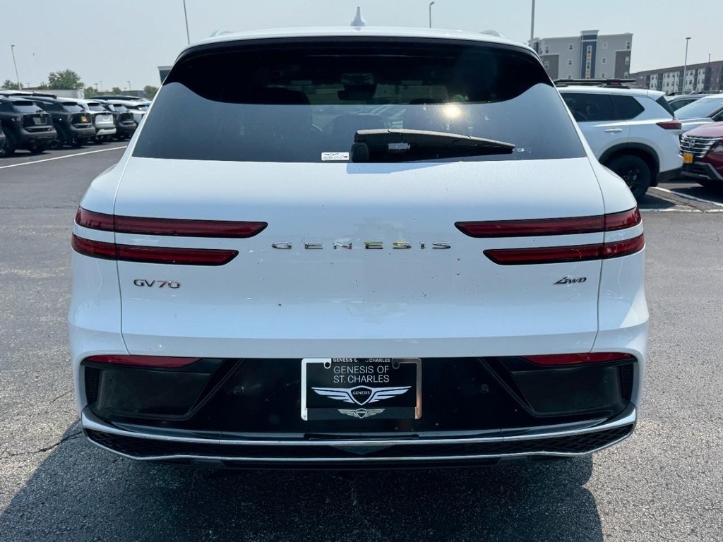 2026 Genesis GV70 2.5T Advanced photo 4