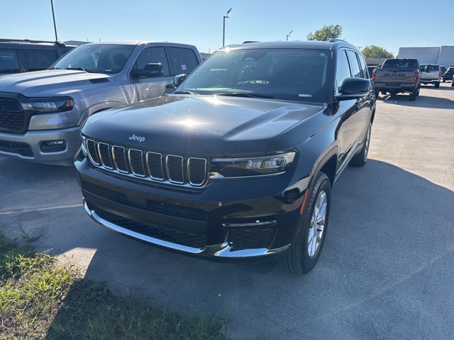 2024 Jeep Grand Cherokee Limited photo 3