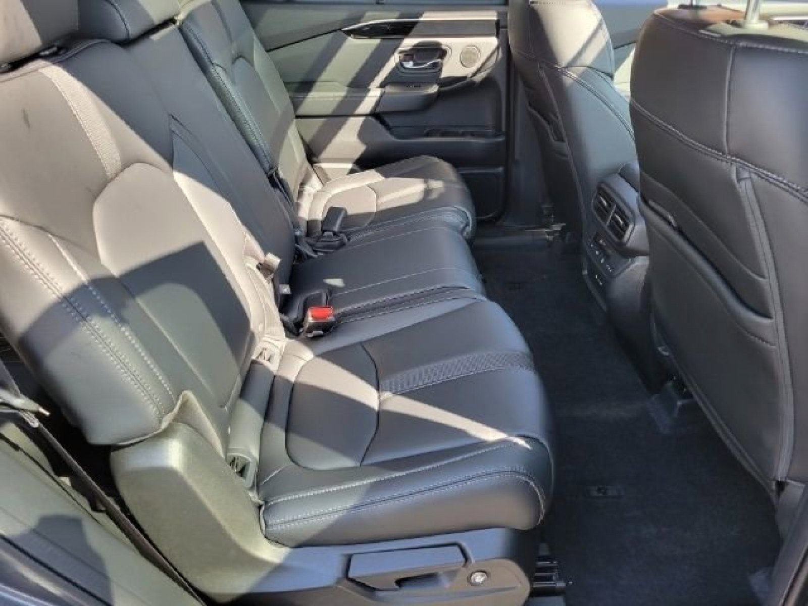 2025 Honda Pilot Touring photo 3