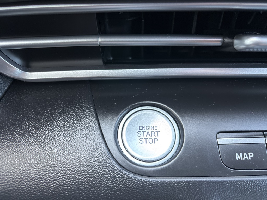 2023 Hyundai Elantra SEL photo 9