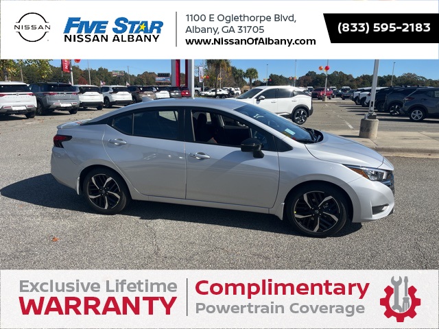 2025 Nissan Versa Sedan SR's photo