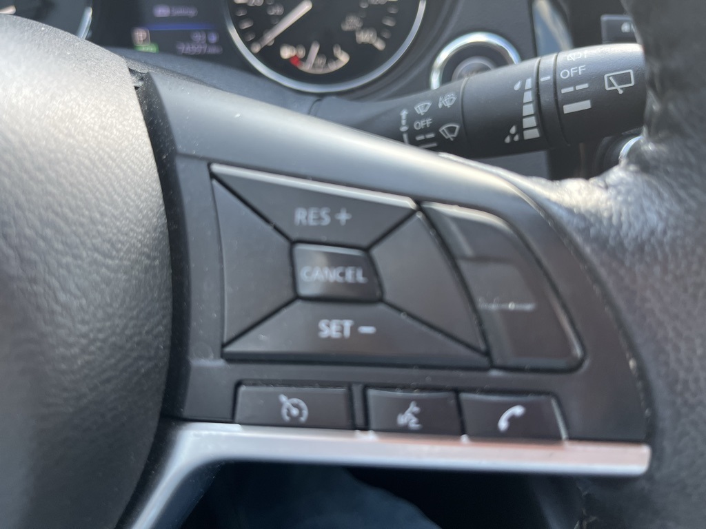 2019 Nissan Rogue SV photo 7