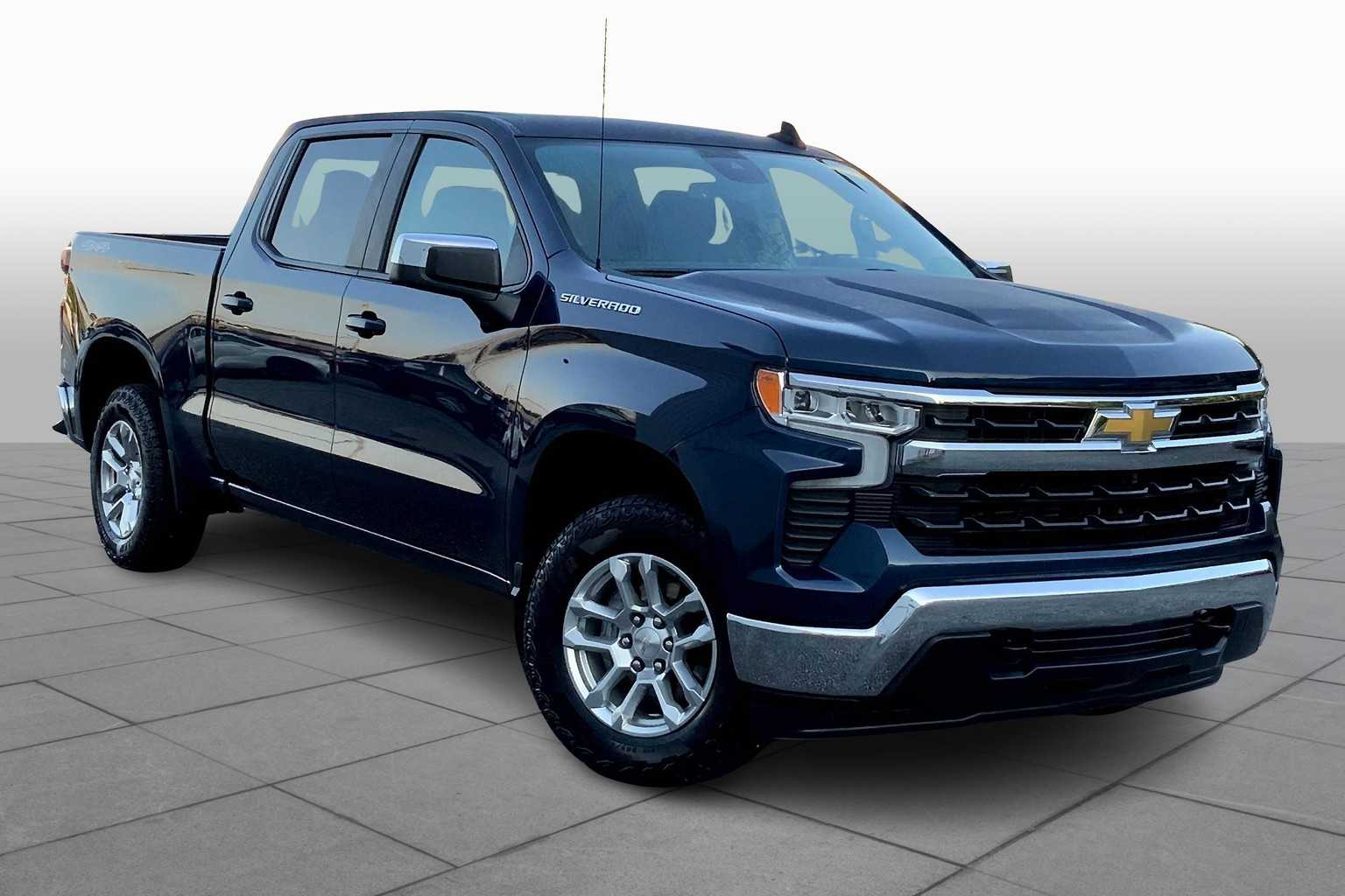 2023 Chevrolet Silverado 1500 LT photo 2