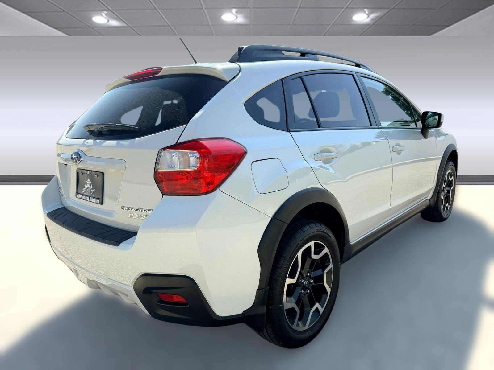 2017 Subaru Crosstrek 2.0i Premium photo 8