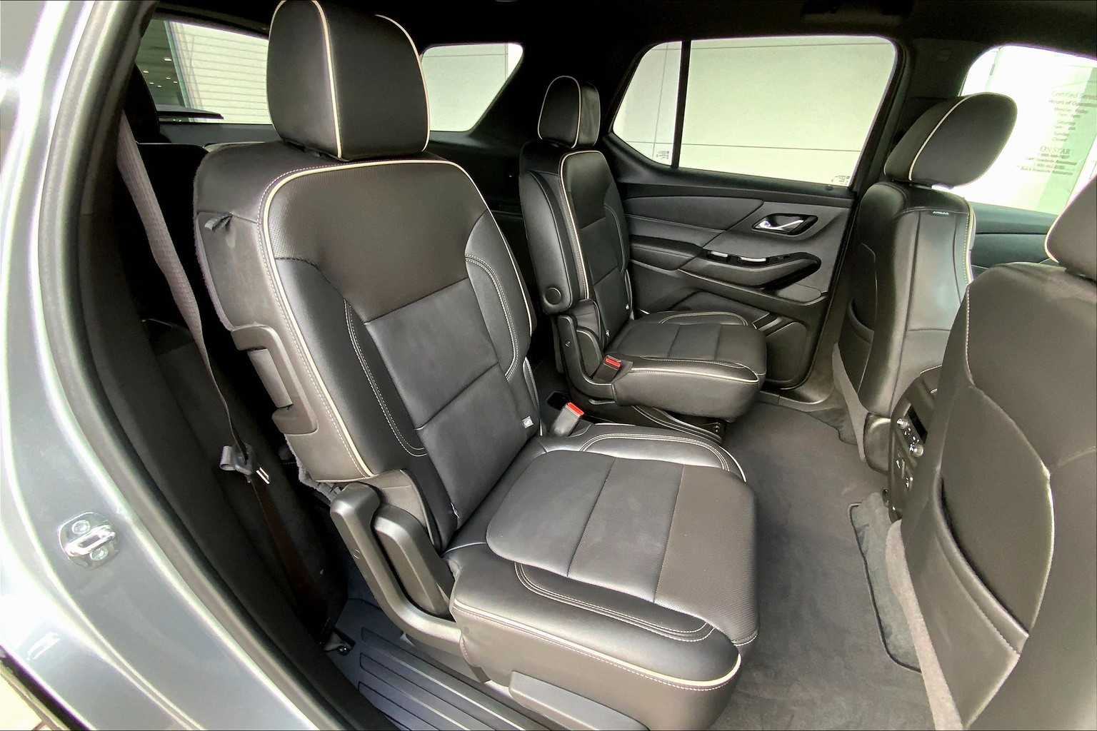 2023 Chevrolet Traverse Premier photo 18