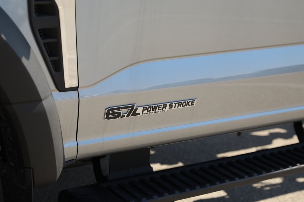 2024 Ford F-550 XL photo 6