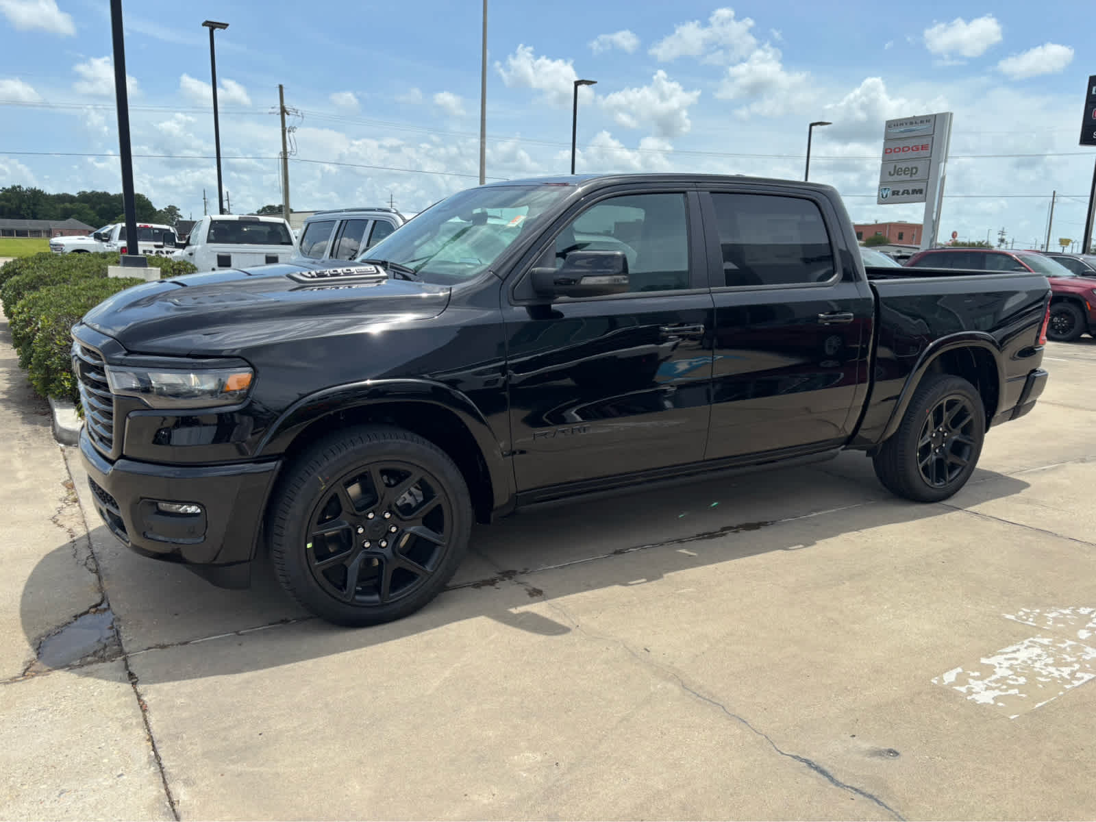 2025 Ram 1500 Laramie photo 3
