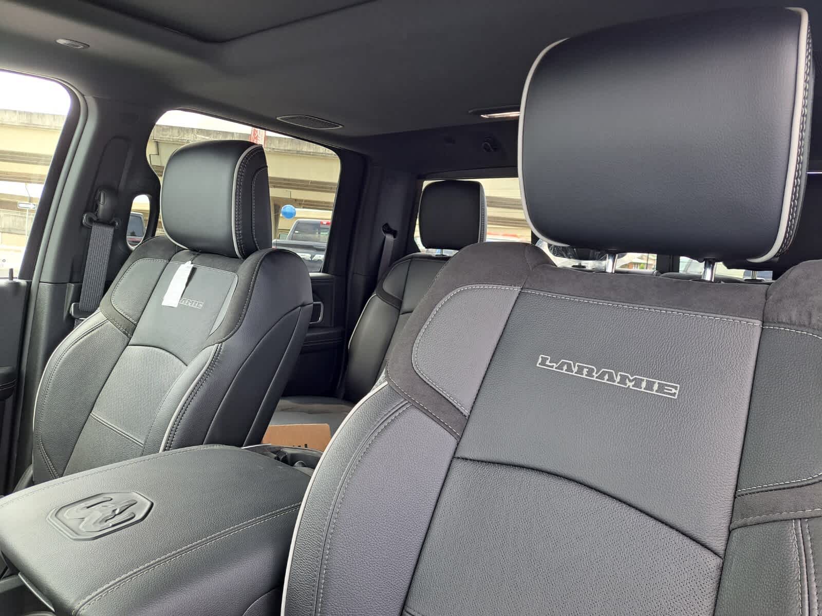 2025 Ram 2500 Laramie photo 8