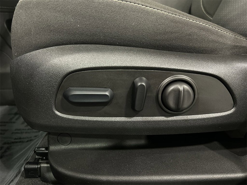 2023 Gmc Acadia SLE photo 14