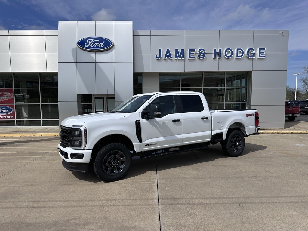 2025 Ford F-250 Super Duty XL's photo