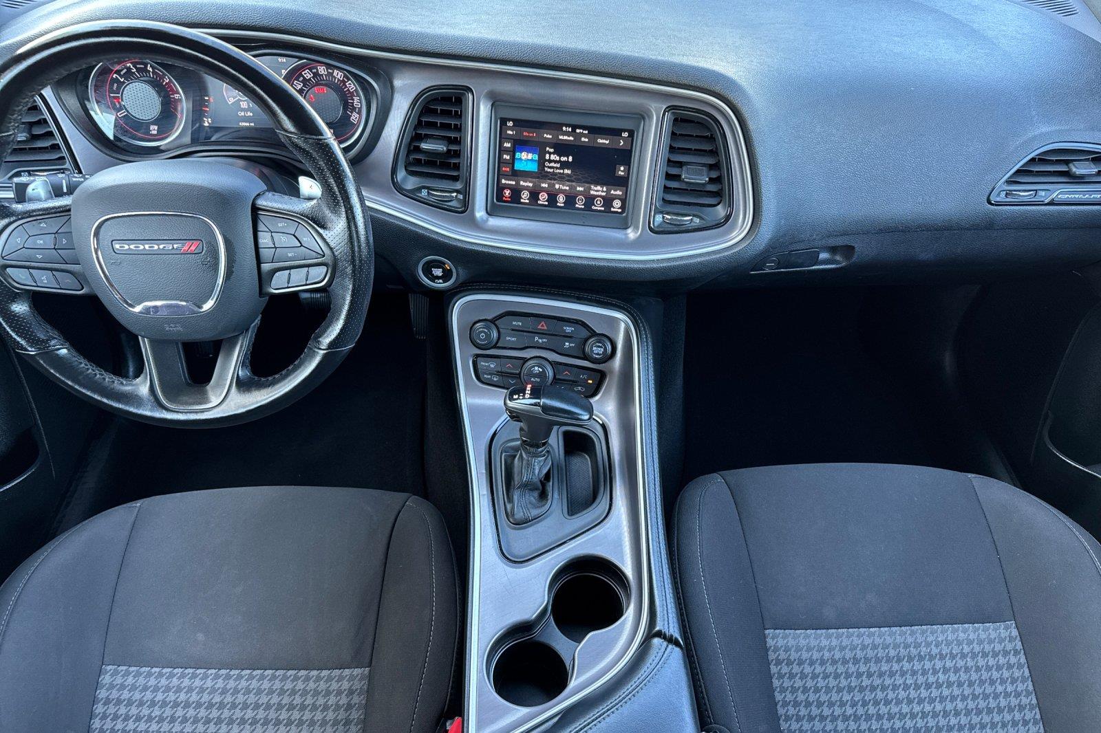 2022 Dodge Challenger GT photo 2