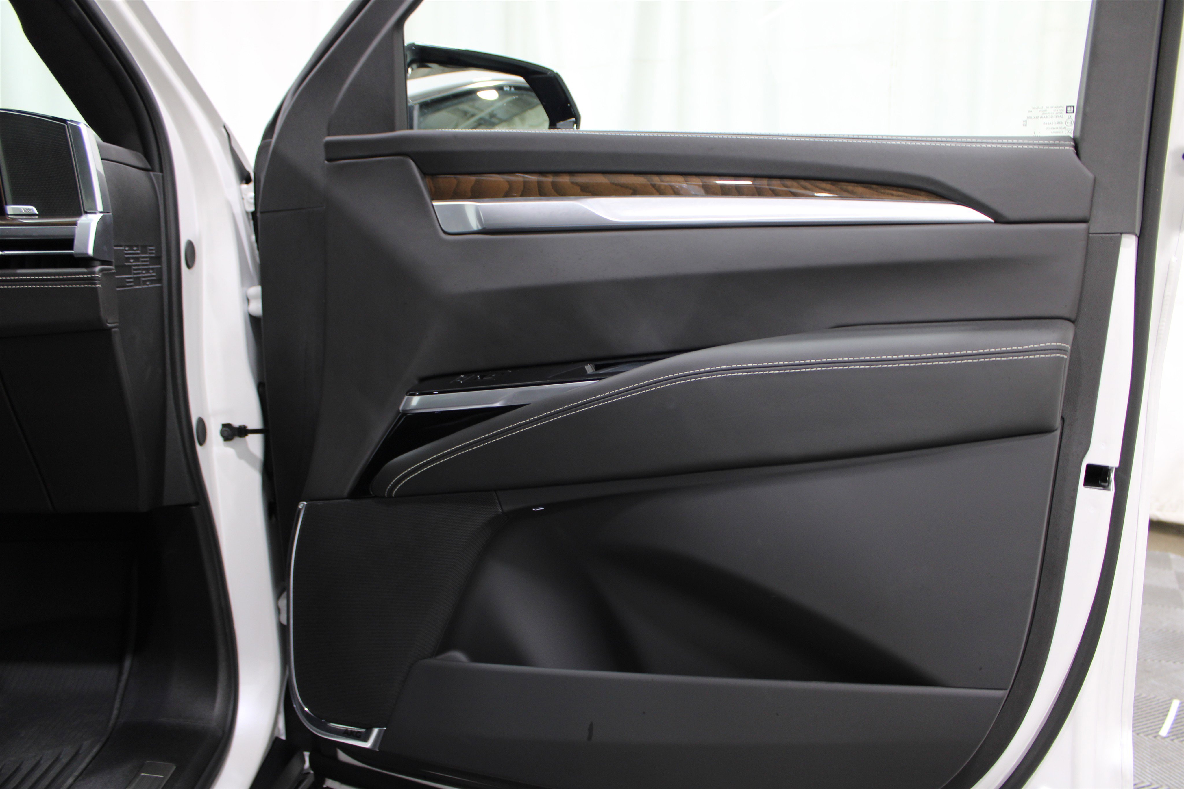 2025 Cadillac Escalade Premium Luxury Platinum photo 29