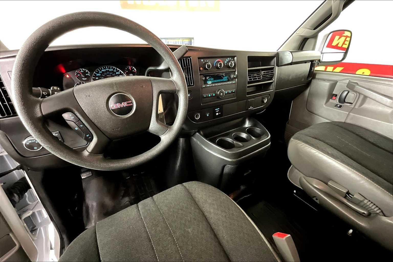 2023 Gmc Savana Cargo 2500 photo 11