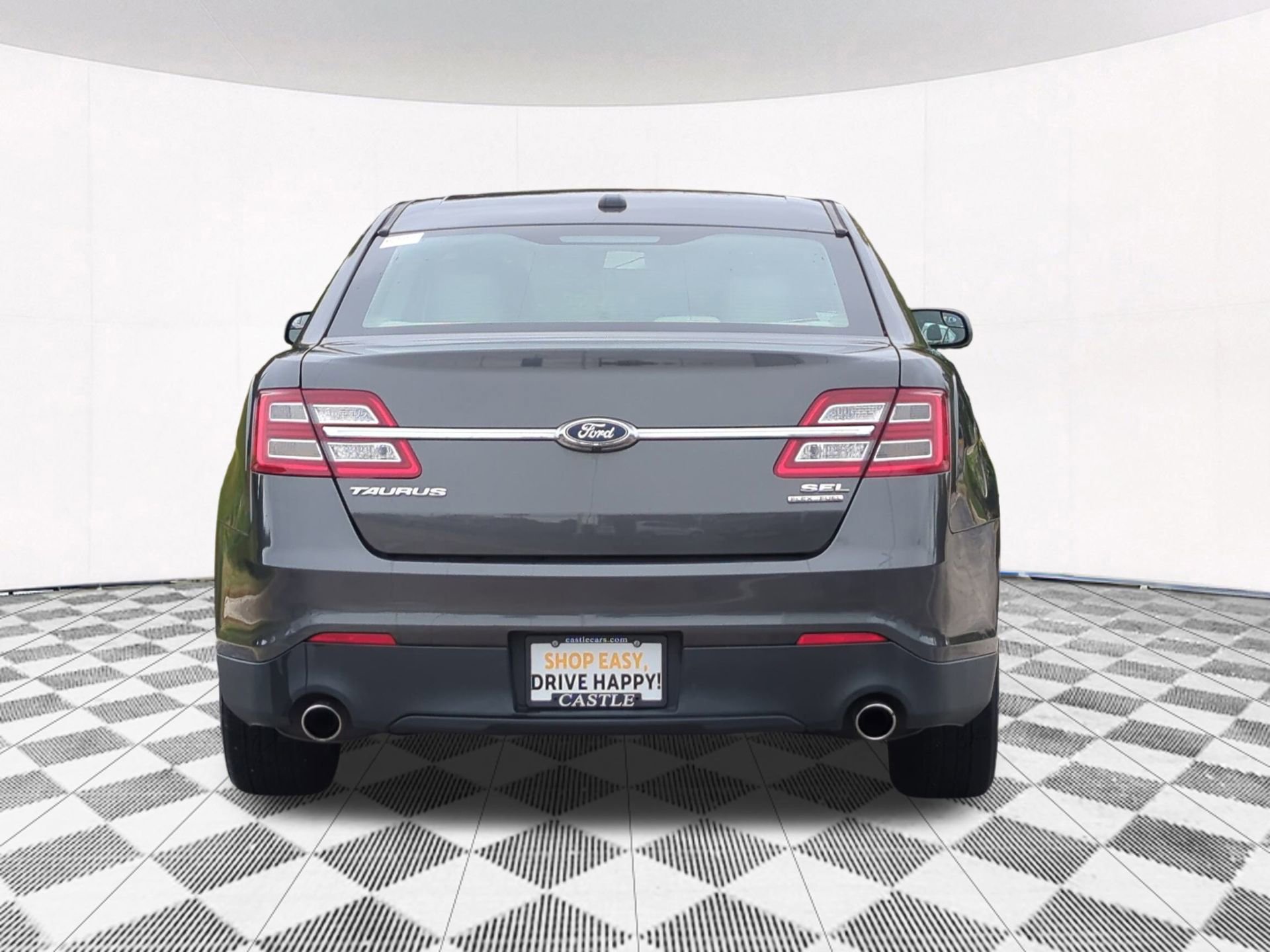 2017 Ford Taurus SE photo 3