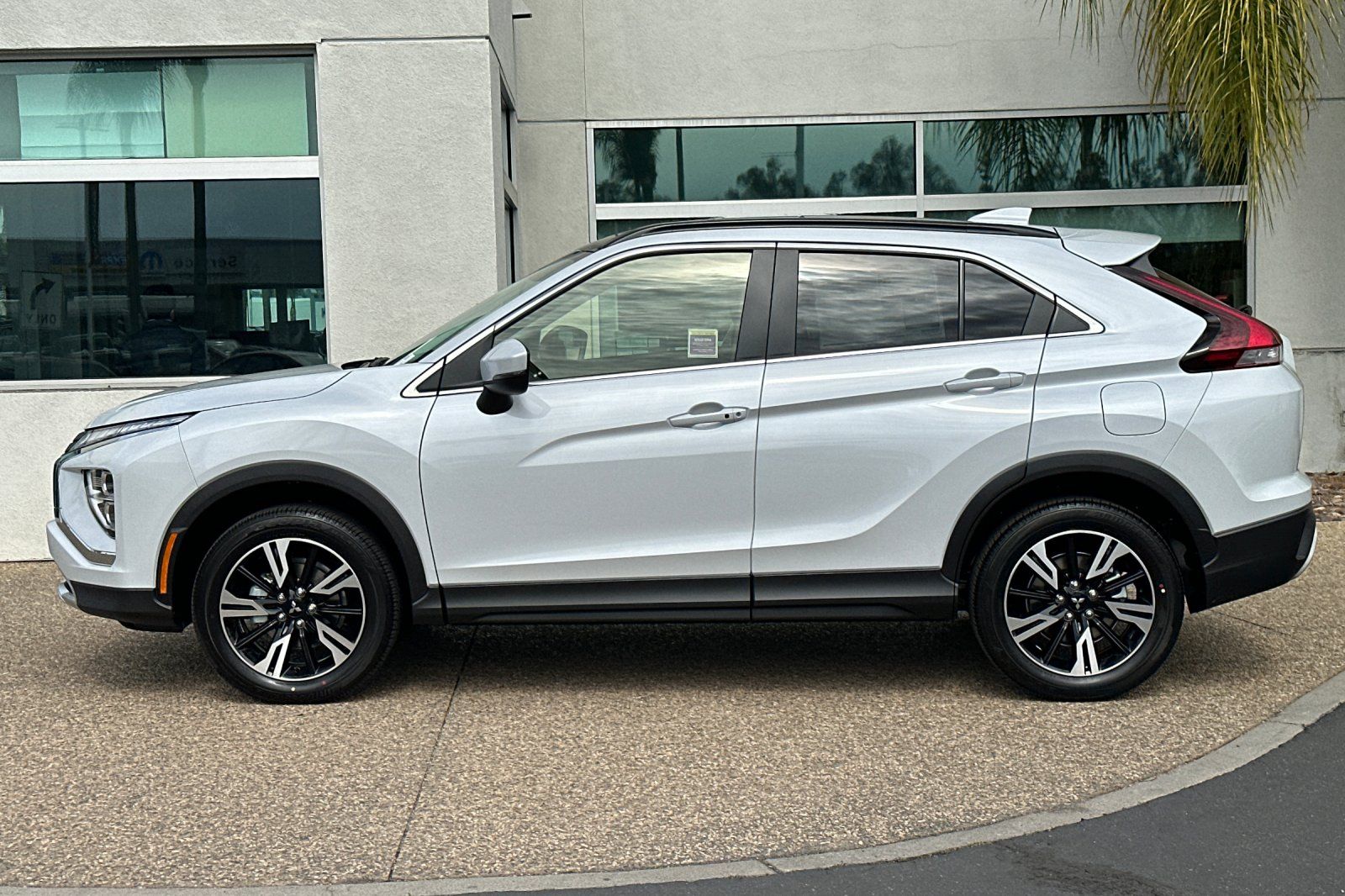 2025 Mitsubishi Eclipse Cross SE photo 7