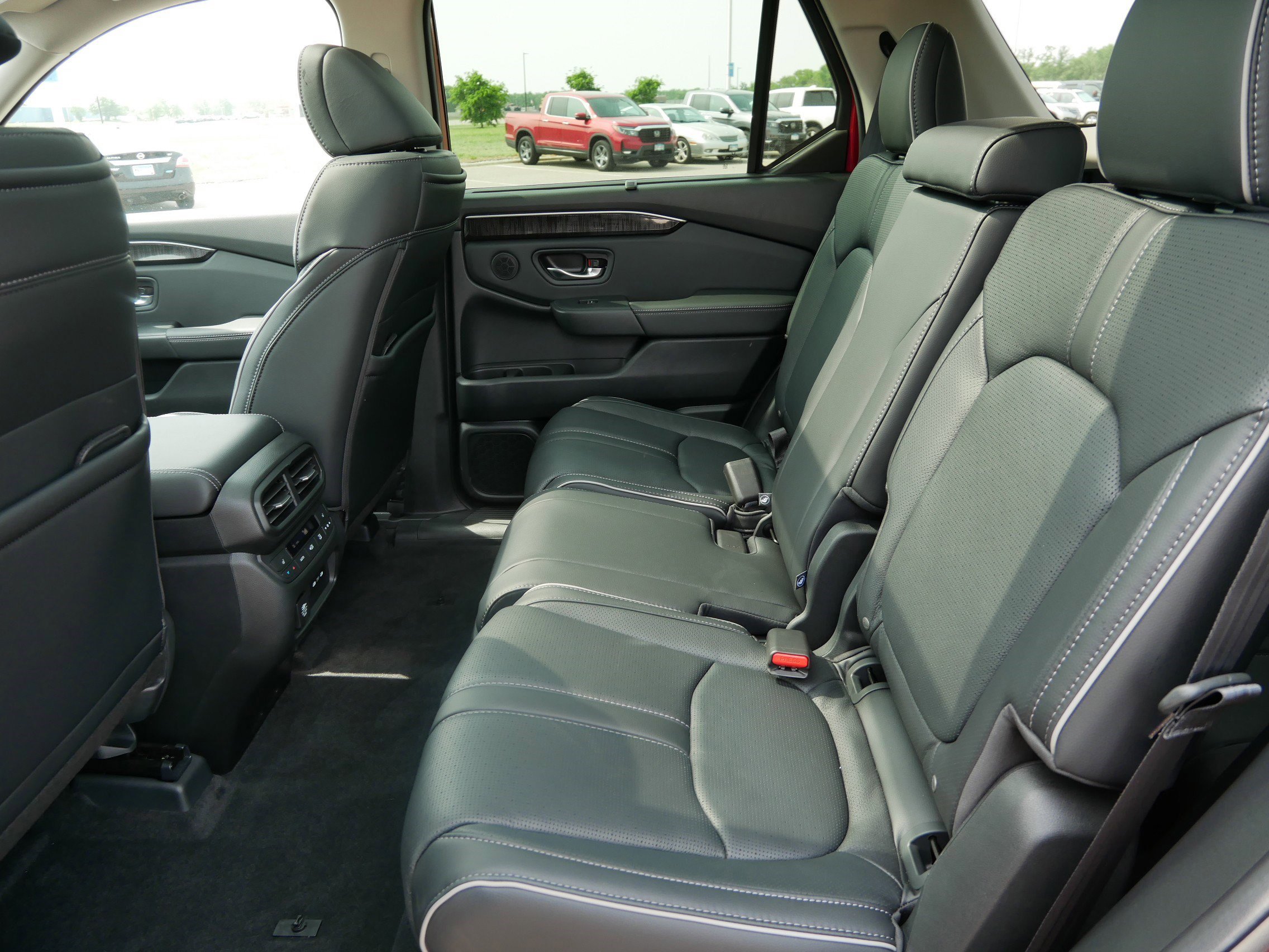 2025 Honda Pilot Elite photo 6