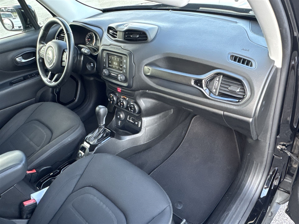 2017 Jeep Renegade Latitude North Edition photo 17