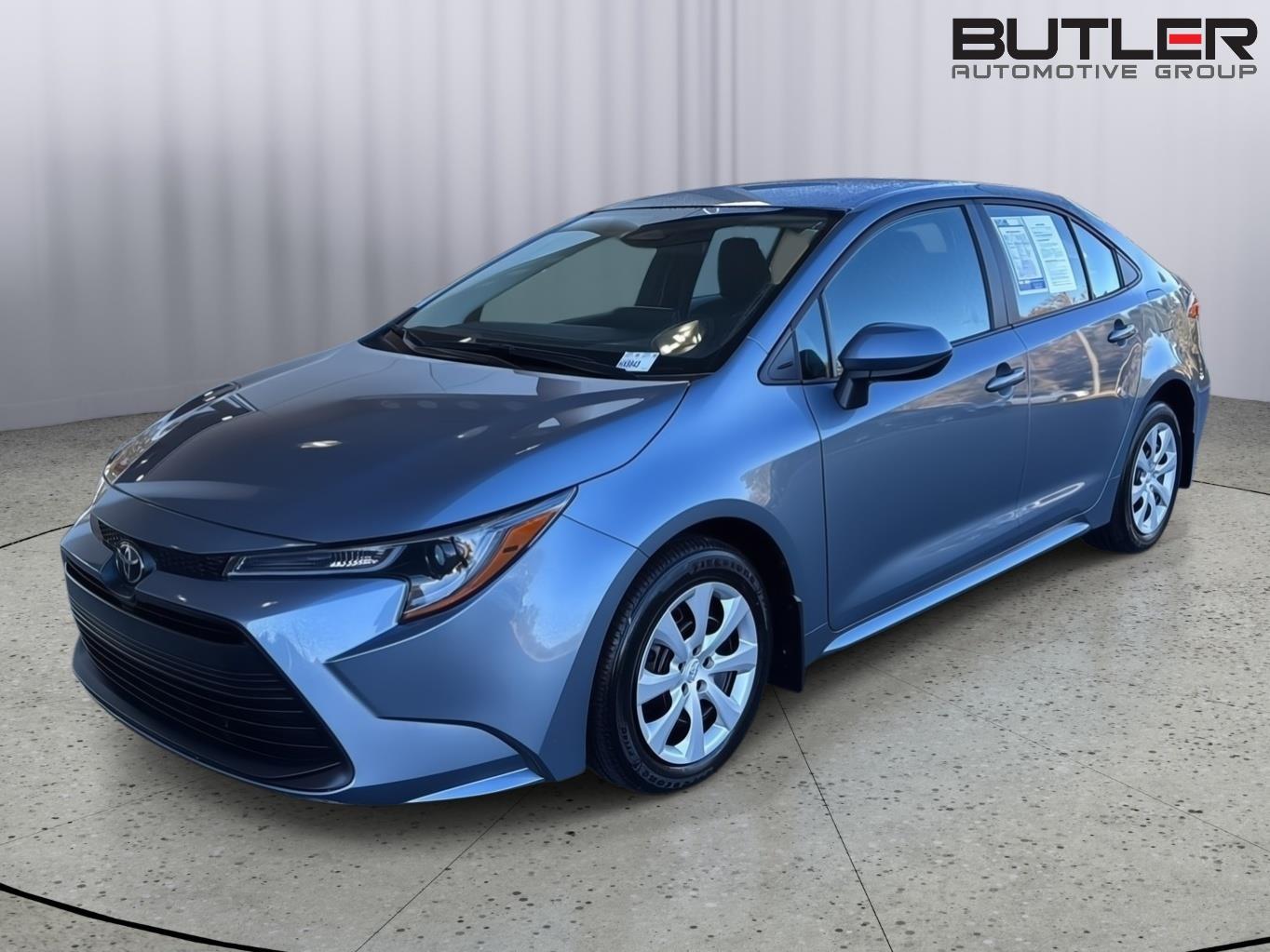 2024 Toyota Corolla LE's photo