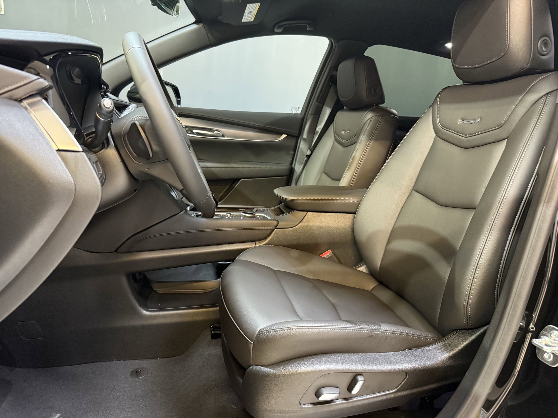 2025 Cadillac XT5 Luxury photo 5