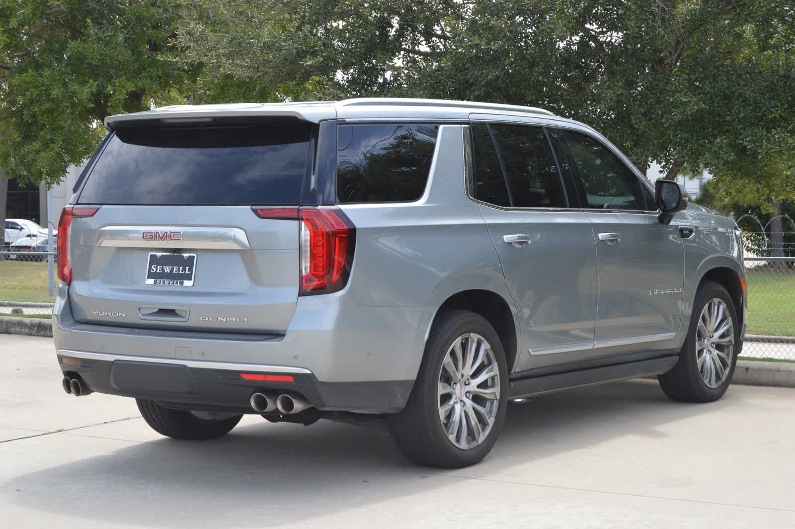 2024 Gmc Yukon Denali photo 3