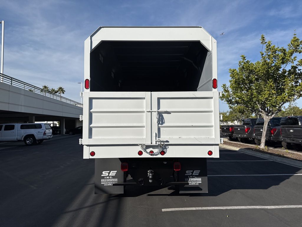 2025 Ford F-650 XL photo 5