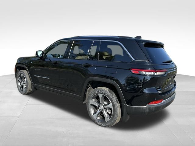 2023 Jeep Cherokee 4xe photo 3