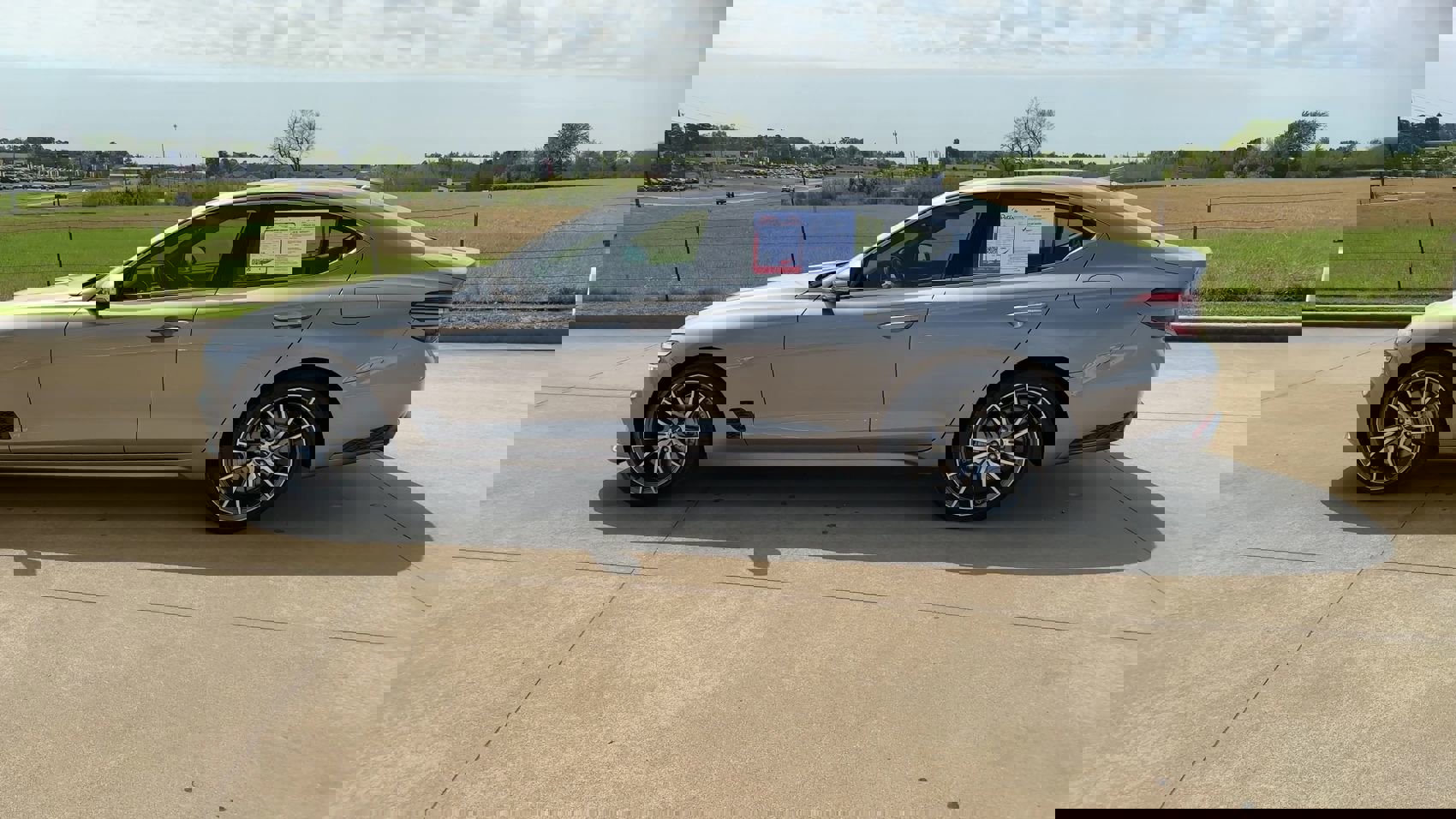 2024 Genesis G70 2.5T photo 5