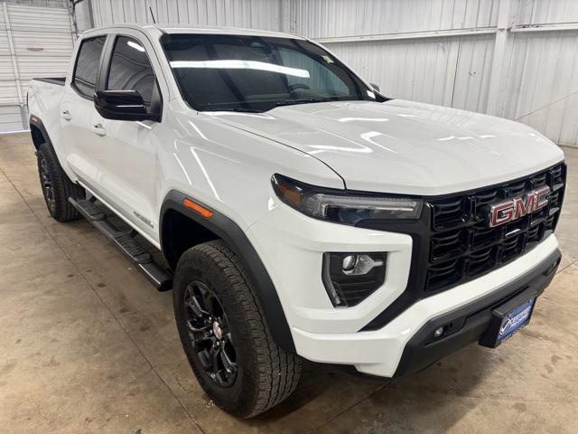 2024 GMC Canyon Elevation's photo