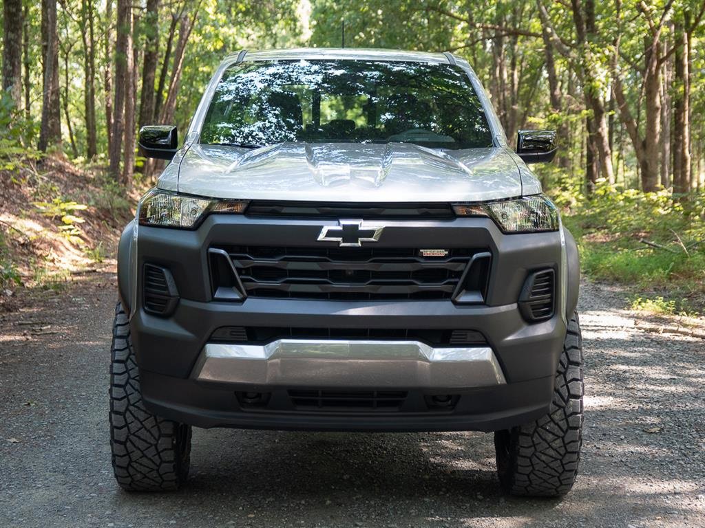 2026 Chevrolet Colorado Trail Boss photo 2