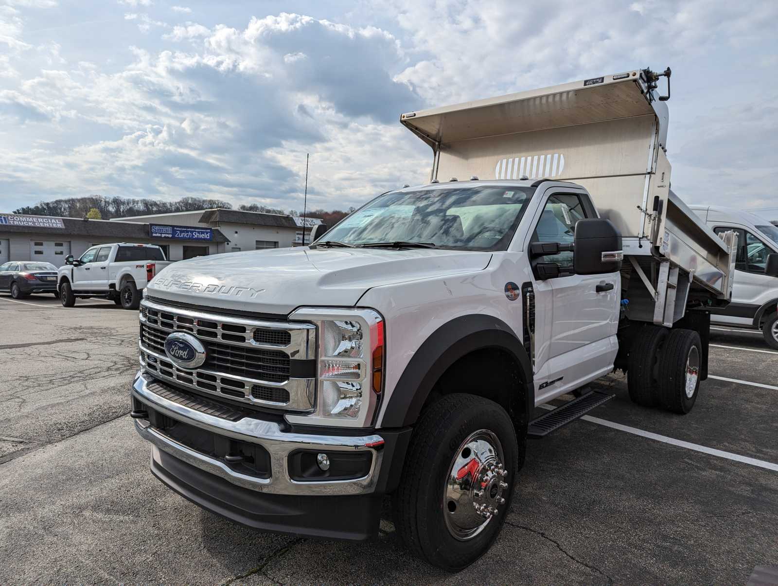 2024 Ford F-550 Super Duty Chassis Cab XL's photo