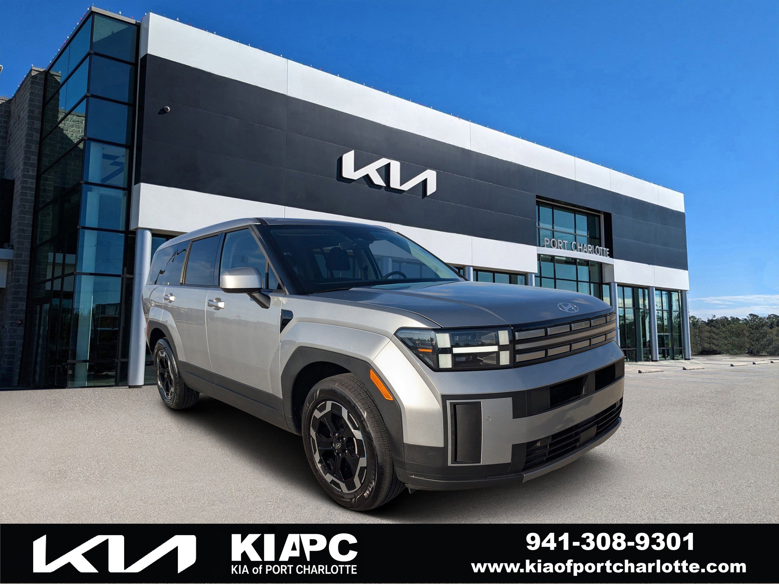 2025 Hyundai Santa Fe SE's photo