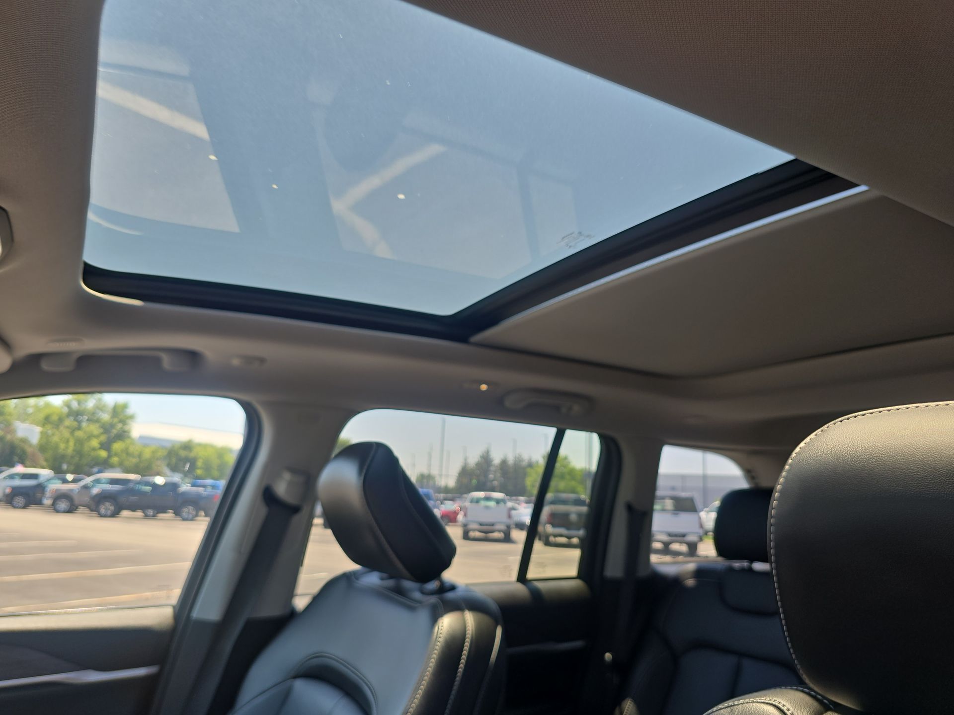 2023 Jeep Cherokee Base photo 52