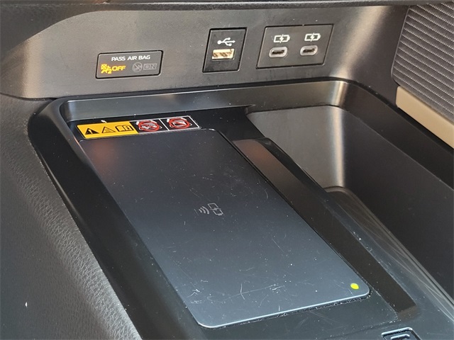 2025 Toyota Camry SE photo 30