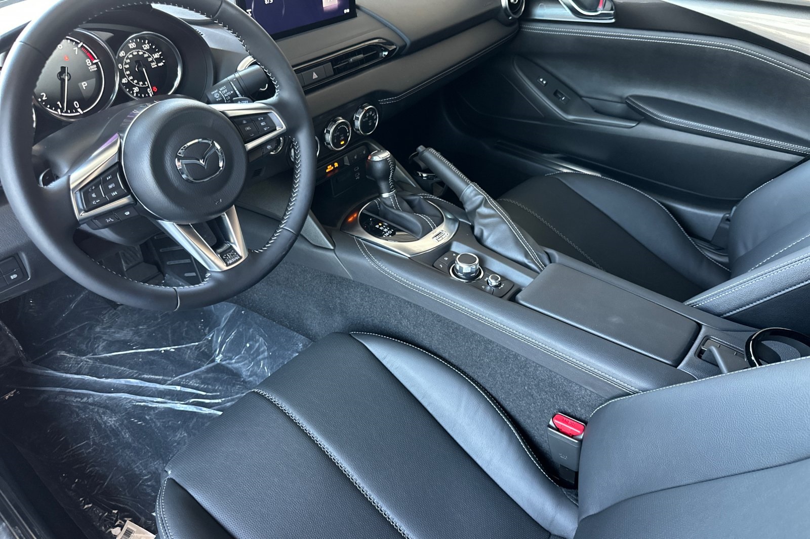 2025 Mazda MX-5 Miata Miata RF Grand Touring photo 12
