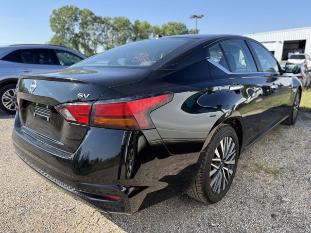 2023 Nissan Altima 2.5 SV photo 4