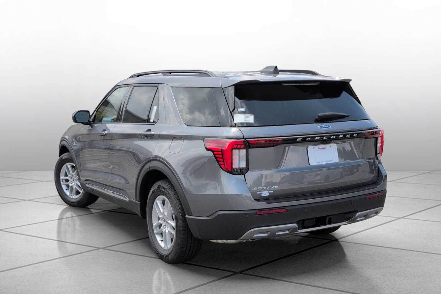 2025 Ford Explorer photo 14