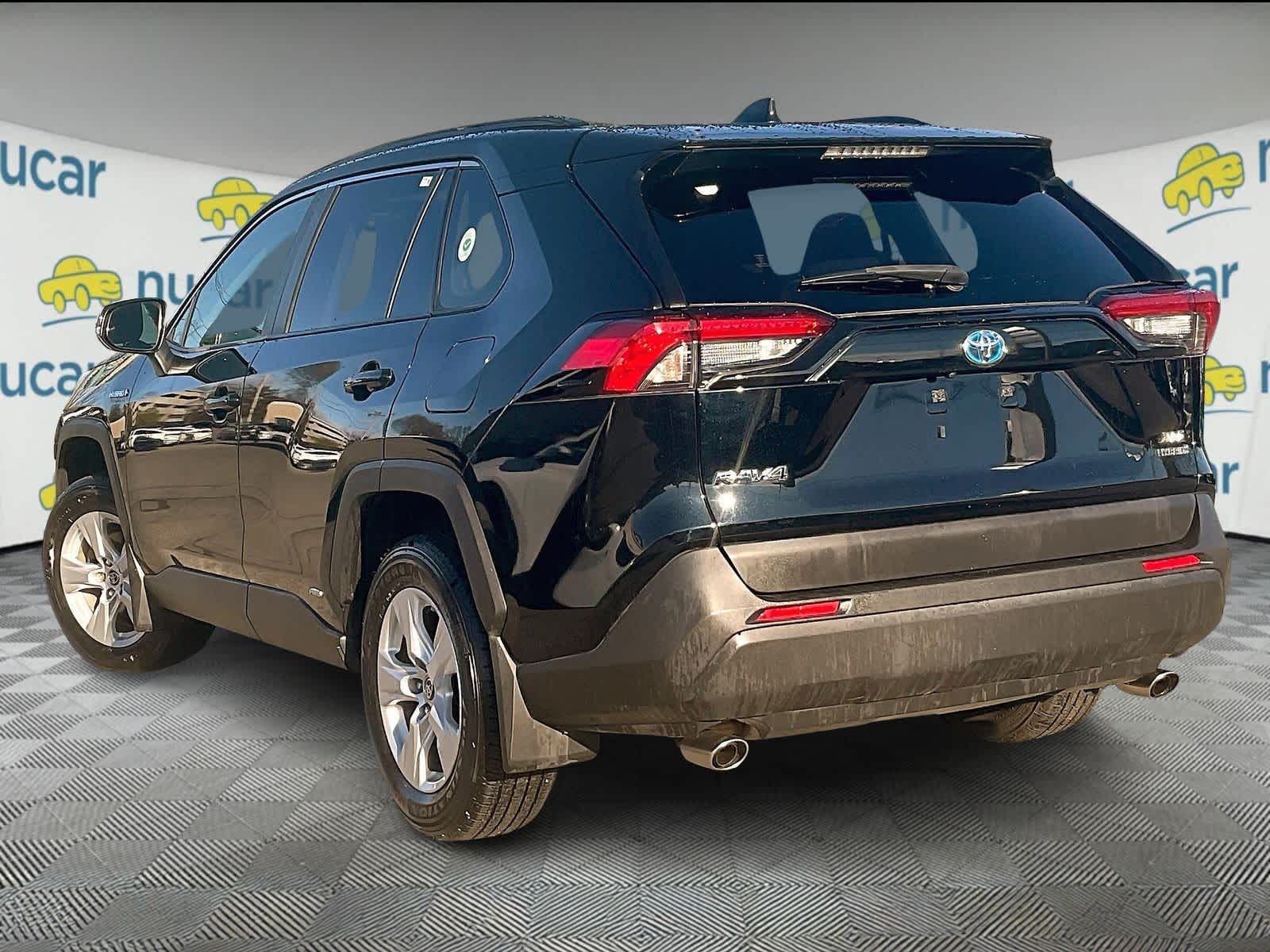 2019 Toyota RAV4 Hybrid XLE photo 4